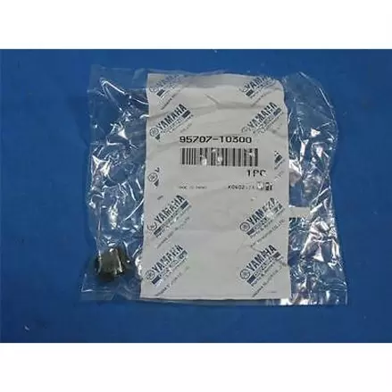 Гайка снегохода Yamaha VK540 95707-10300-00,  95706-10300-00,  95702-10300-00,  95701-10300-00