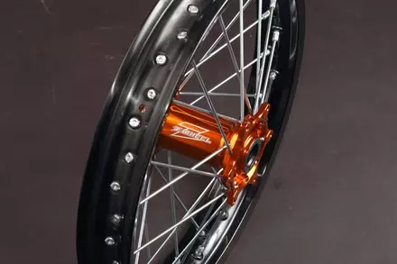 Заднее колесо Zeta 2.15-18 для KTM SX/SX-F 125-505'03-,EXC/EXC-F 125-530'03-