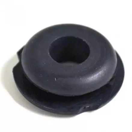 Втулка крепления пластика BRP Outlander, Renegade, Commander, Maverick 705002149, 705003264