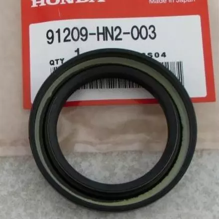 Сальник заднего ступичного подшипника Honda TRX 680/650 91209-HN8-003